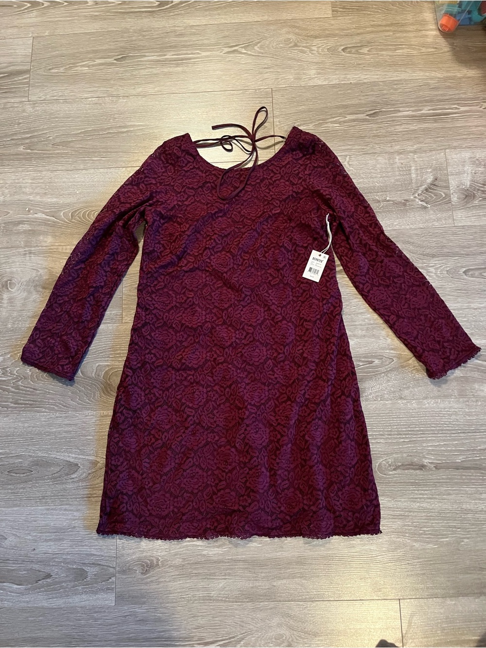 Elegant Long Sleeve burgundy Dress with rose lace. 19" PTP